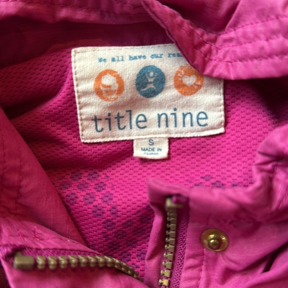 Lovely pink raincoat from Title nine. Size small: Fits like a 4-6. - Picture 3 of 5